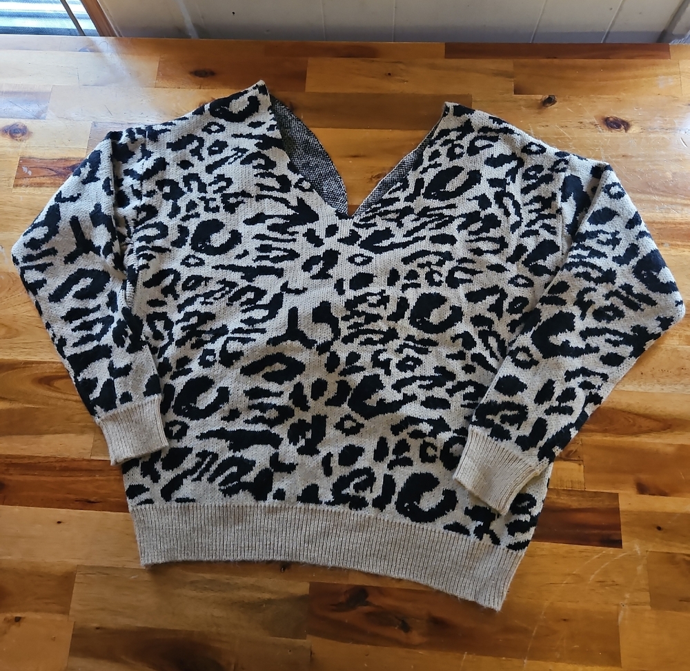 Leopard Print Off the shoulders  Sweater